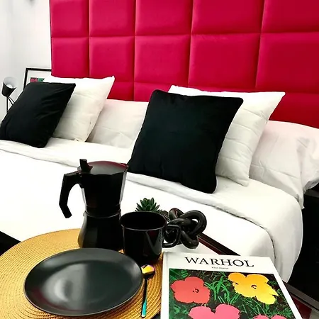 Apartment Elite - Art Collection - Andy *