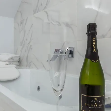Apartment Elite - Art Collection - Andy *