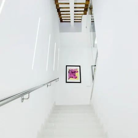 Apartment Elite - Art Collection - Andy