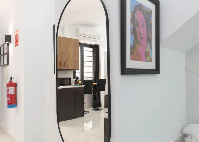 Apartment Elite - Art Collection - Andy *