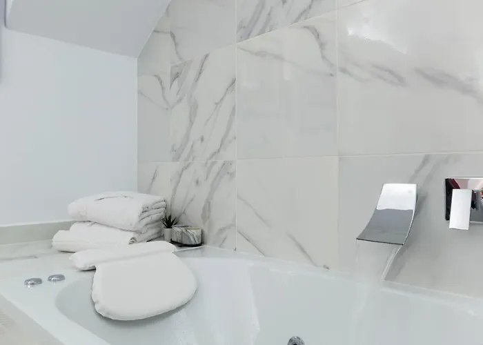 Elite - Art Collection - Andy Apartment