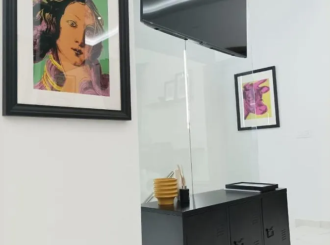 Apartment Elite - Art Collection - Andy *